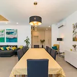 Casa L Villa *