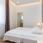 Casa L Villa *