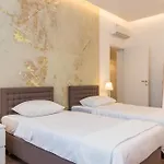 Casa L Villa *