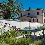 Casa L Villa *