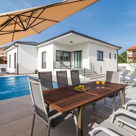 Vila Casa L *