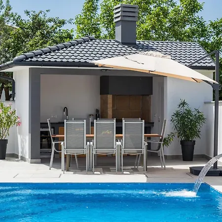Vila Casa L