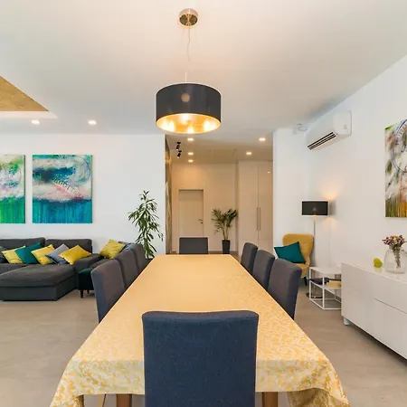 Casa L Vila *