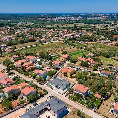 Casa L Pula