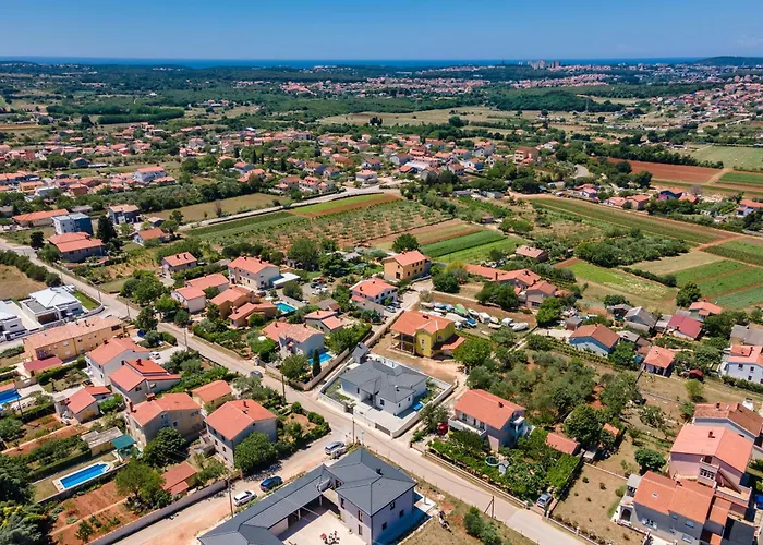 Casa L Pula