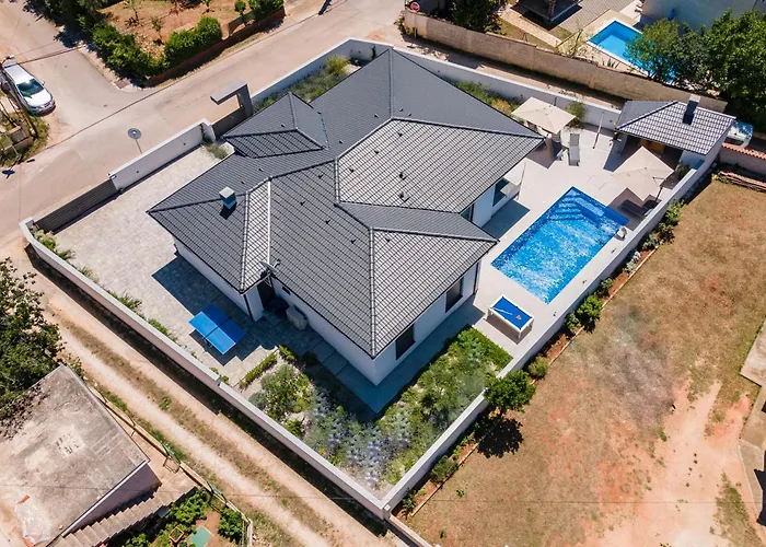 Casa L * Pula
